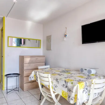 Sur Le Port 아파트 아그