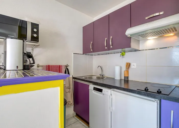 Sur Le Port אגדה