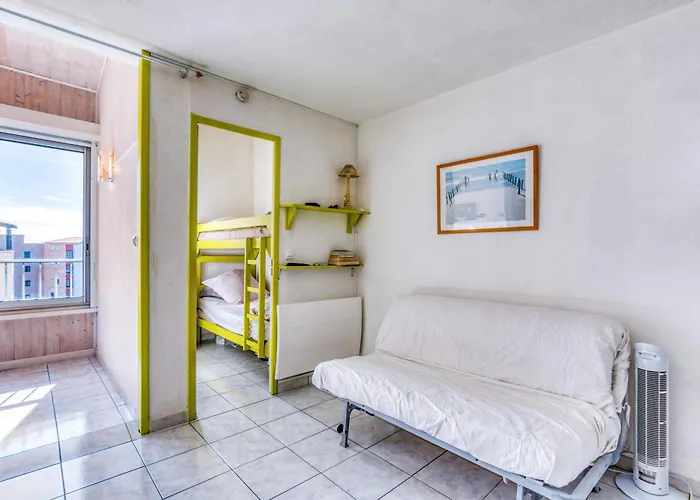 Sur Le Port אגדה