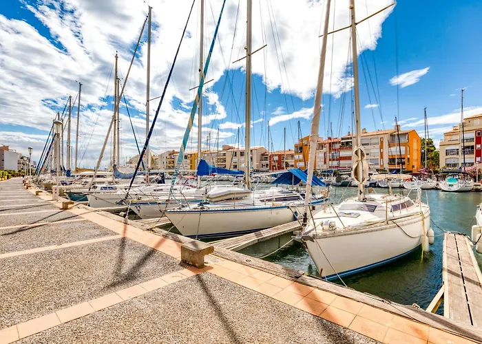 Sur Le Port דירה